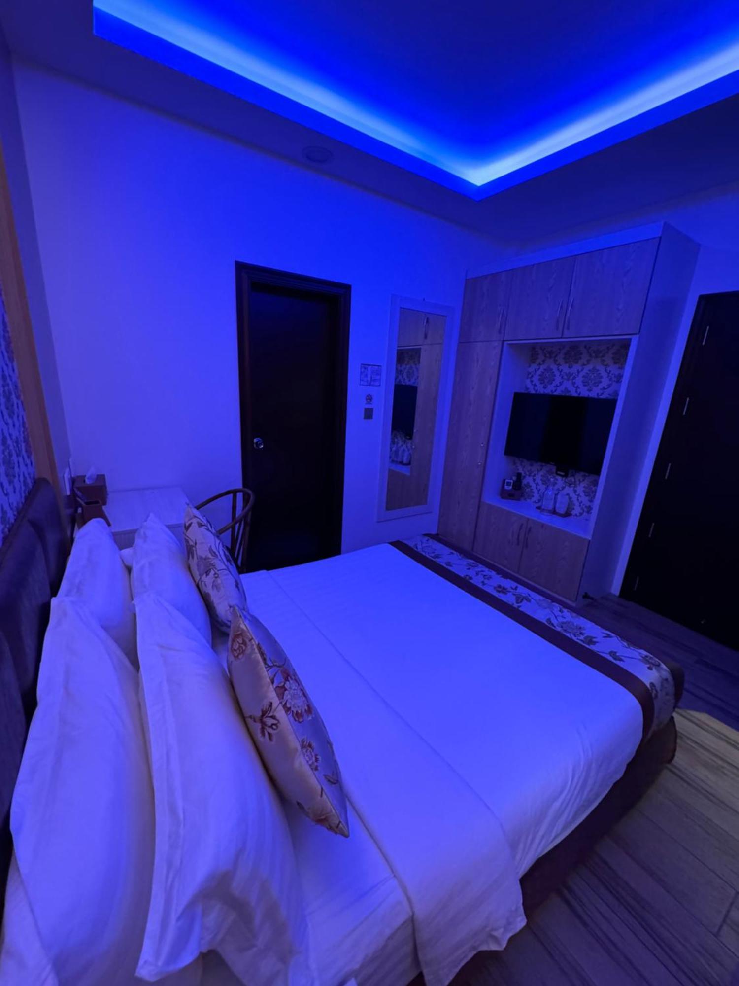 Superior Queen Room (Free Return Airport Transfer and 10% off on Food & Beverage),1302101044:JPEG